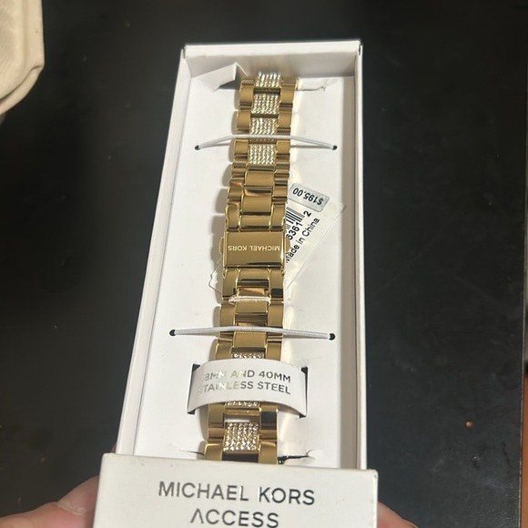 Michael kors Apple Watch band 40 mm - Picture 2 of 2